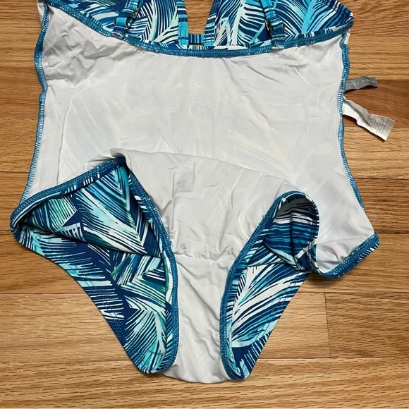 La Blanca Sketched Lace-Up One-Piece Swimsuit - Picture 6 of 12